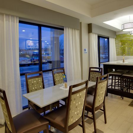 Holiday Inn Express Hotel & Suites Meadowlands Area By Ihg Carlstadt Zewnętrze zdjęcie