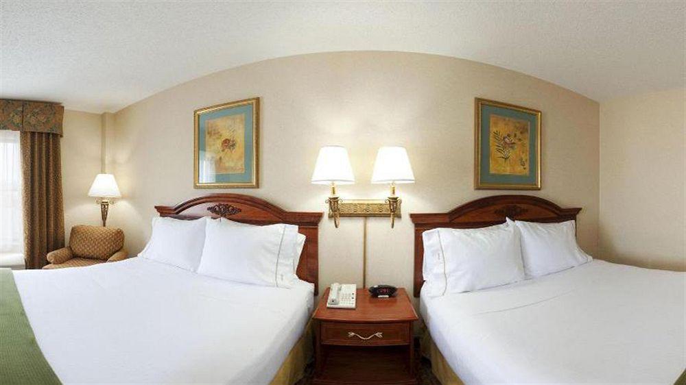 Holiday Inn Express Hotel & Suites Meadowlands Area By Ihg Carlstadt Zewnętrze zdjęcie