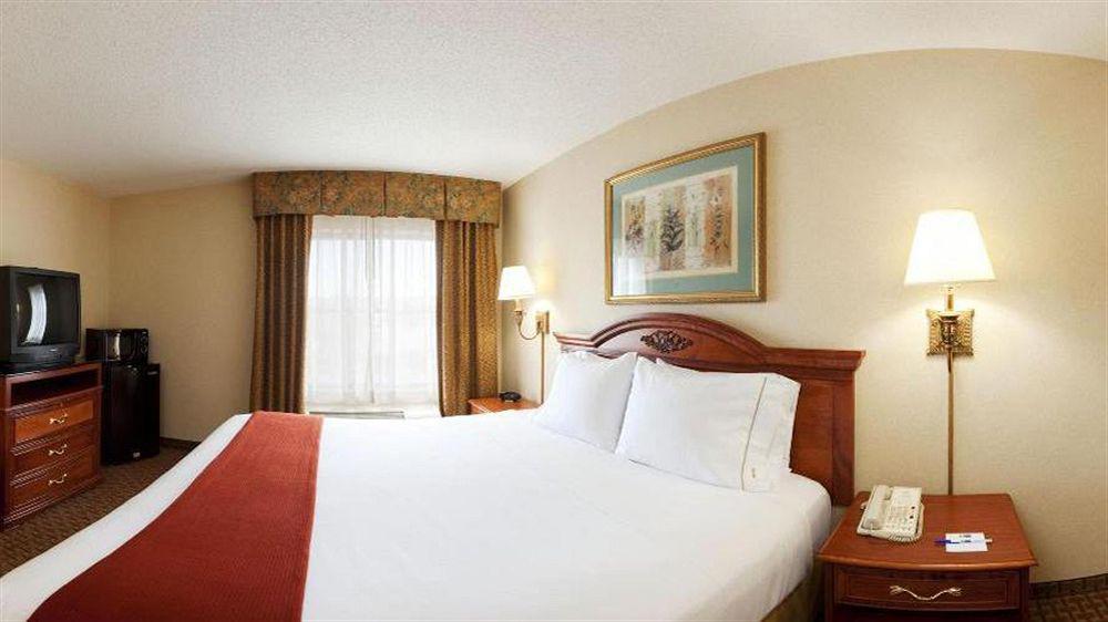 Holiday Inn Express Hotel & Suites Meadowlands Area By Ihg Carlstadt Zewnętrze zdjęcie