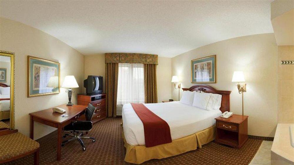 Holiday Inn Express Hotel & Suites Meadowlands Area By Ihg Carlstadt Zewnętrze zdjęcie