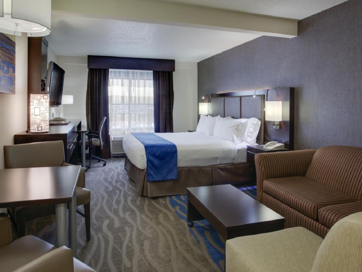 Holiday Inn Express Hotel & Suites Meadowlands Area By Ihg Carlstadt Zewnętrze zdjęcie